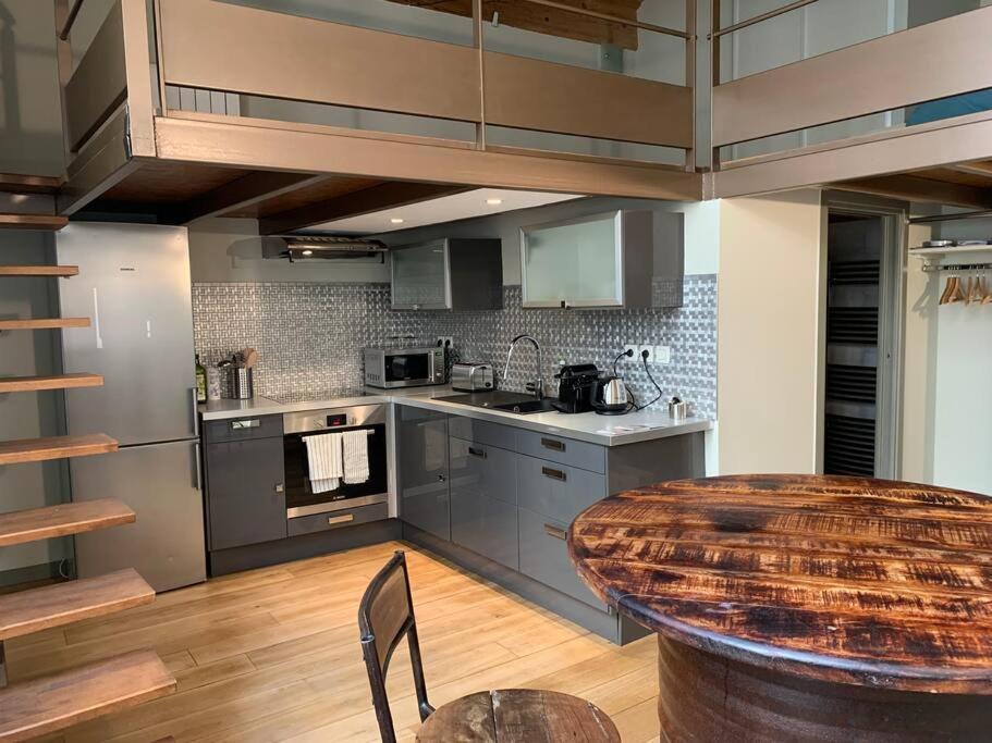 Chez Alam A Hotel De Ville Лион Екстериор снимка