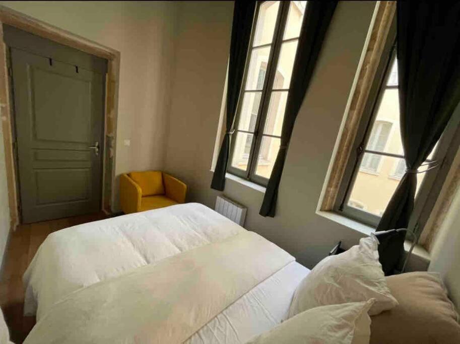 Chez Alam A Hotel De Ville Лион Екстериор снимка