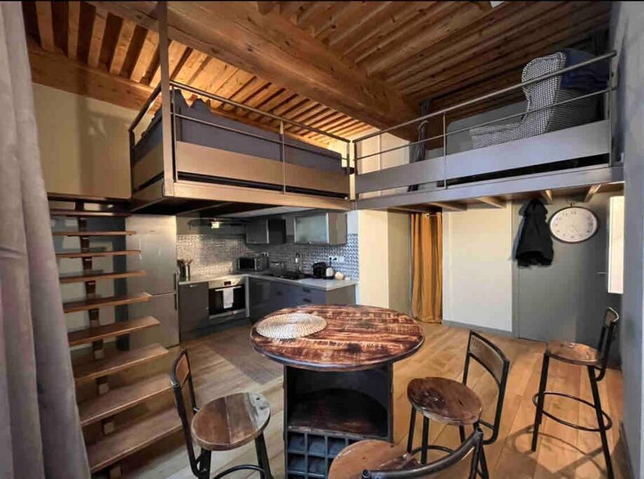 Chez Alam A Hotel De Ville Лион Екстериор снимка