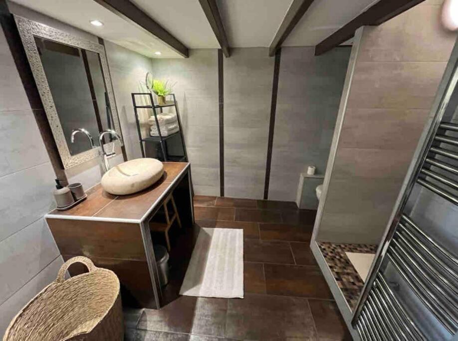Chez Alam A Hotel De Ville Лион Екстериор снимка