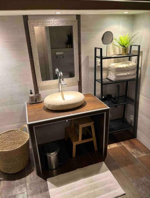 Chez Alam A Hotel De Ville Лион Екстериор снимка